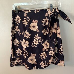 EP PRO SIZE 8 NAVY FLORAL TROPICAL HAWAIIAN 100% SILK WRAP GOLF SKORT